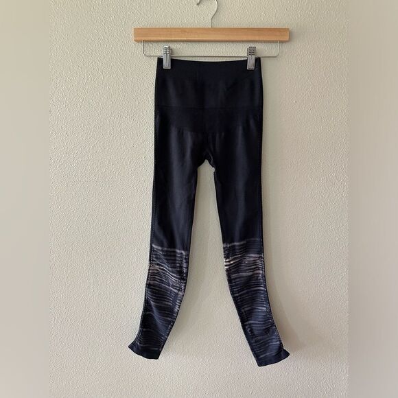 NWOT Free People Movement Barely There Washed Yoga Legging Size XS / S - Picture 2 of 5